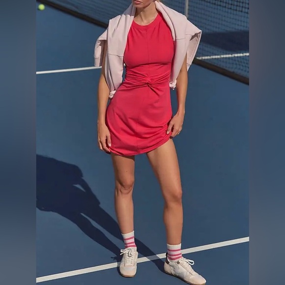 Twist-Front Mini Dress
Maeve Anthropologie
In: Raspberry - Picture 3 of 4